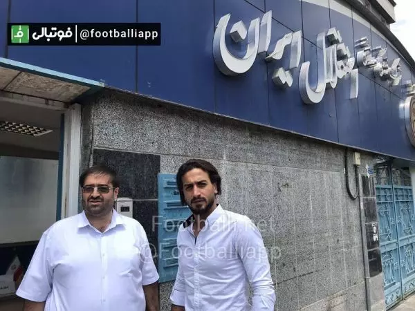  روح‌الله باقری برای فسخ قراردادش در محل ساختمان باشگاه استقلال حاضر شد