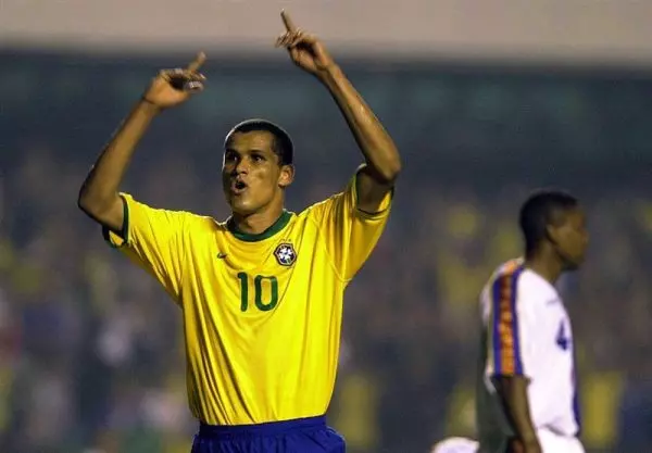  ریوالدو  پیراهن شماره ۱۰ تیم ملی برزیل نباید تن کسی مانند پاکتا باشد