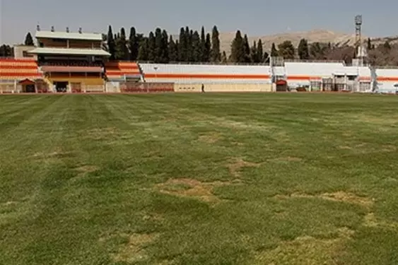  رئیس هیات فوتبال استان فارس  می‌پذیرم که چمن حافظیه خوب نیست  اداره ورزش و جوانان در موردش توضیح بدهد