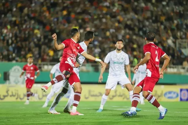  جام حذفی فوتبال  تساوی آلومینیوم و خلیج‌فارس ماهشهر در نیمه اول
