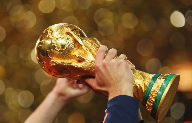 مراسم نمادین انتقال جام جهانی به قطر