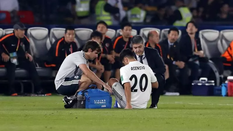 مصدومیت آسنسیو بعد از 15 دقیقه حضور در بازی رئال – کاشیما