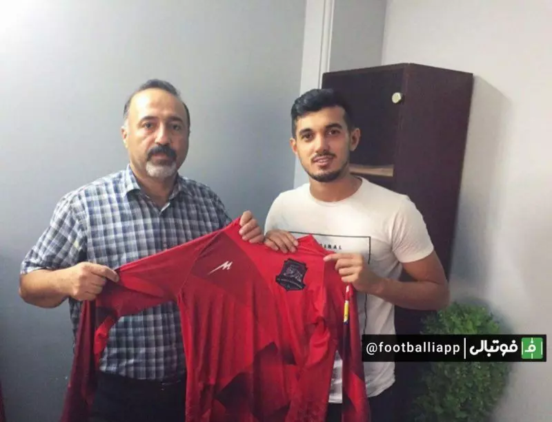 امیرمحمد شیرخانی کاپیتان فصل گذشته امید های نساجی، به عنوان سهمیه زیر ٢٣ سال به تیم بزرگسالان این باشگاه پیوست.