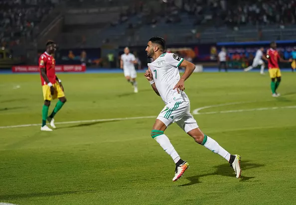 الجزایر 3-0 گینه ؛ الجزایر با محرز به یک چهارم پایانی رسید