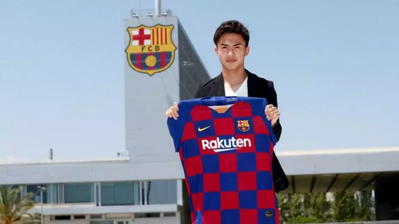 رسمی/ بارسلونا و خرید ستاره ژاپنی از کاشیما آنتلرز
