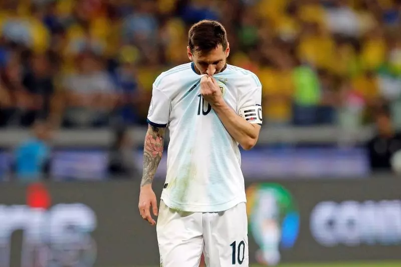 اوستاری: مسی مثل یک بچه برای تیم ملی گریه می کرد