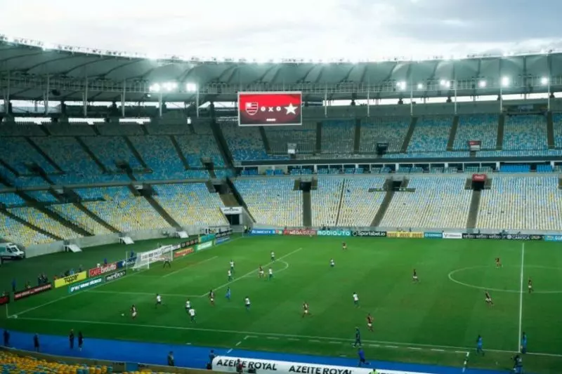 احتمال ادامه فوتبال در برزیل با حضور ۵۰ درصد از هواداران در ورزشگاه
