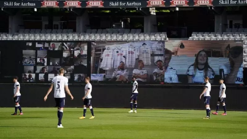 ابتکار جالب در فوتبال دانمارک: هواداران به صورت ویدیویی در استادیوم!