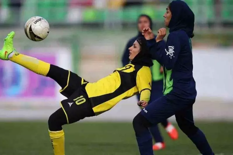 اعتراض دختران فوتبالیست به بلاتکلیفی لیگ/ "لطفا به بانوان احترام بگذارید!"