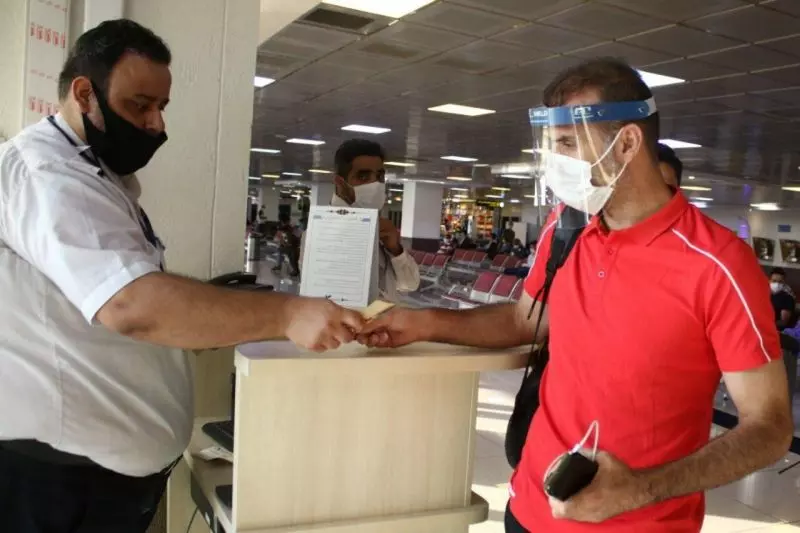 گزارش تصویری/ حضور بازیکنان پرسپولیس در فرودگاه مهرآباد برای سفر به سیرجان