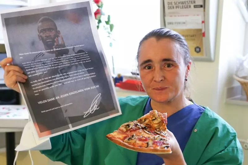 خرید پیتزا برای 13 بیمارستان در آلمان از سوی مدافع چلسی