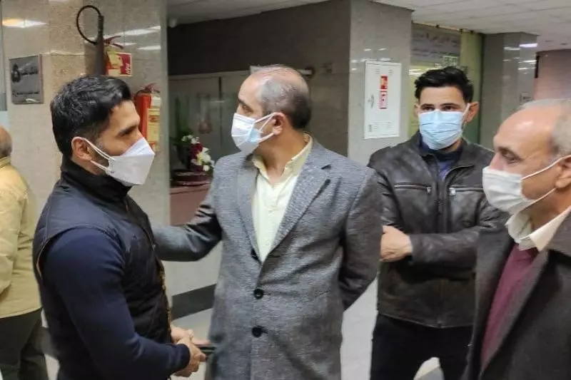 حضور ابوالقاسمپور، گرشاسبی و کاظمیان در بیمارستان لاله