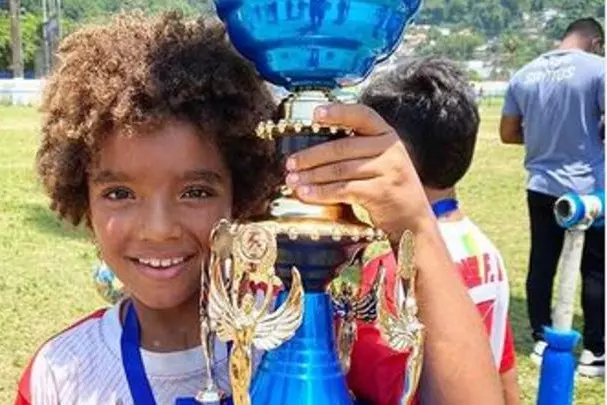 رکوردشکنی کودک برزیلی؛ در هشت سالگی با نایکی قرارداد بست
