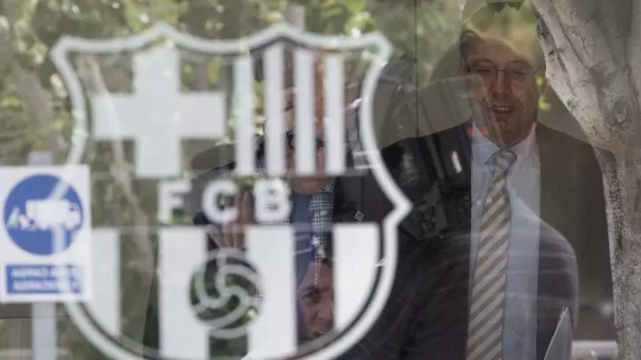 سونامی در باشگاه بارسلونا: بارتومئو بازداشت شد
