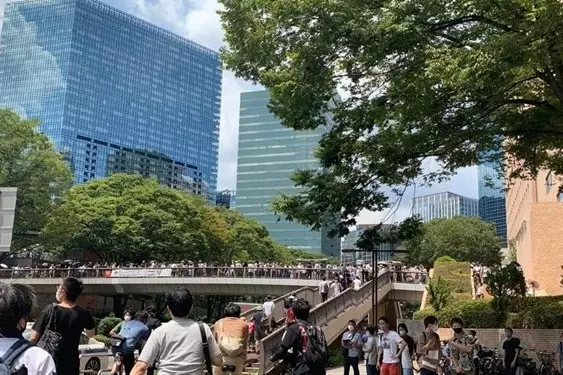 المپیک توکیو/ اعتراض مردم ژاپن در مقابل ساختمان دولت