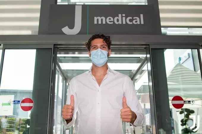 لوکاتلی در کلینیک یوونتوس/ ستاره ایتالیایی تست های پزشکی را سپری کرد