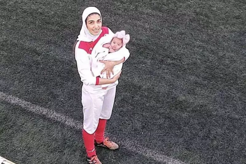 اتفاق عجیب: مادر و دختر در اردوی تیم ملی
