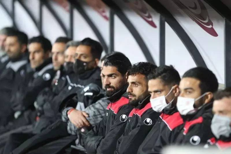 زمستان سرد در انتظار چند سرخپوش؛ تدبیر گل‌محمدی برای چند بازیکن نیمکت‌نشین/ جلوی اعتراض گرفته شد!