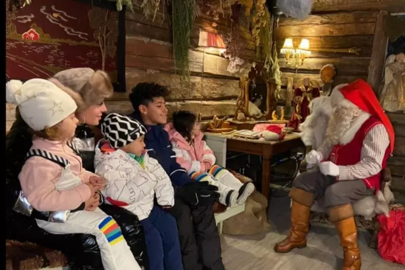عکس؛ روز دل‌انگیز خانواده رونالدو در هوای منفی بیست درجه کنار بابانوئل!
