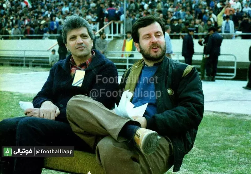 کیومرث صالح نیا مجری و گزارشگر فوتبال و امیر حاج‌رضایی مربی در سالهای دهه شصت