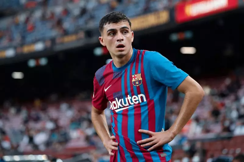 ستاره بارسلونا شماره پیراهن خود را به پدری می‌دهد