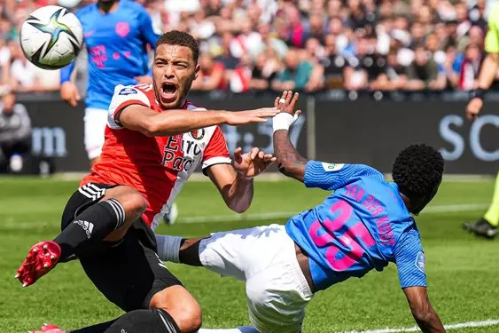 لیگ فوتبال هلند| پیروزی فاینورد مقابل اوترخت در غیاب جهانبخش