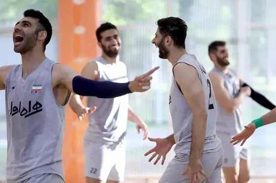 تمرین مهیج تیم ملی والیبال ایران با حضور تماشاگران