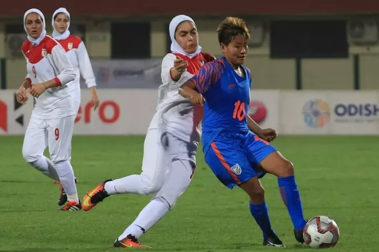 فوتبال زنان حتی با دستور وزیر خریدار نداشت