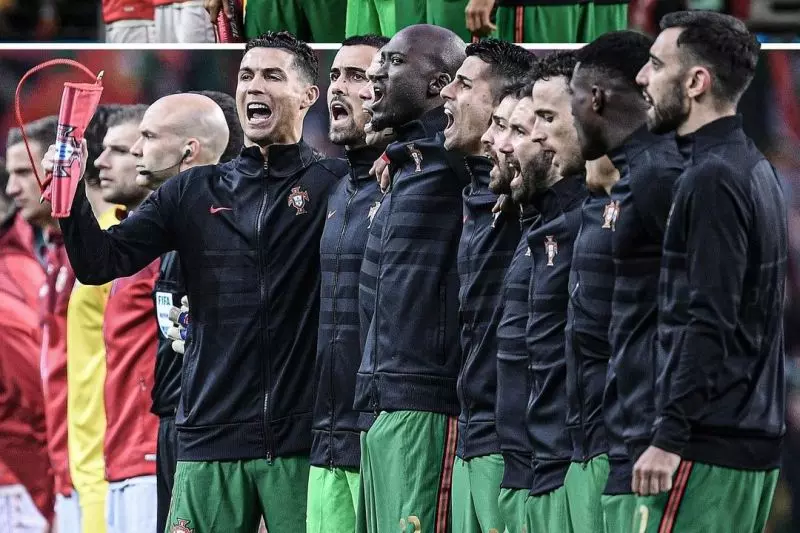 عکس نوشت؛ حرکت ویژه‌ای که رونالدو همیشه هنگام خواندن سرود ملی پرتغال انجام می‌دهد!