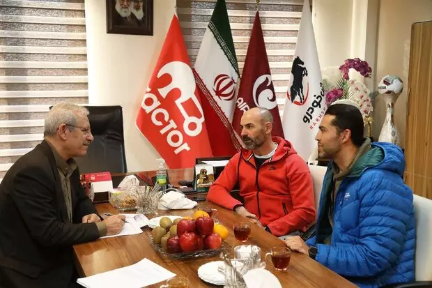 واکنش نصیرزاده درباره حضور خمز در تیم ملی ایران