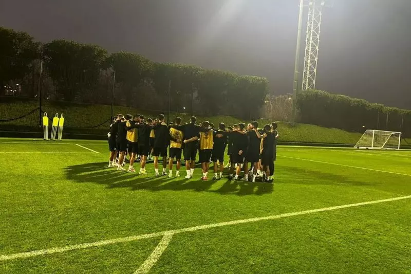 حلقه اتحاد بازیکنان فولاد در تمرین قبل از بازی با الهلال