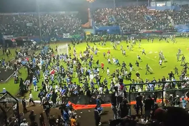 اعلام حکم دادگاه فاجعه فوتبالی در اندونزی