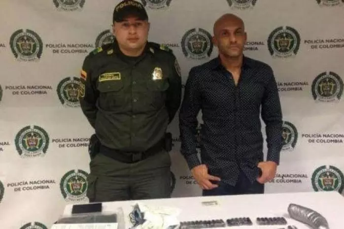 بازداشت بازیکن کلمبیایی به علت جاسازی کوکایین در چهار جفت کفش
