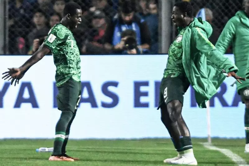 عکس؛ خوشحالی رونالدویی دو بازیکن نیجریه پس از حذف آرژانتین از جام جهانی