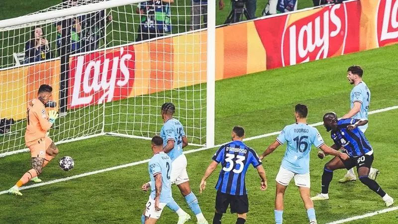 واکنش گواردیولا به فرصت‌سوزی لوکاکو در فینال لیگ قهرمانان اروپا