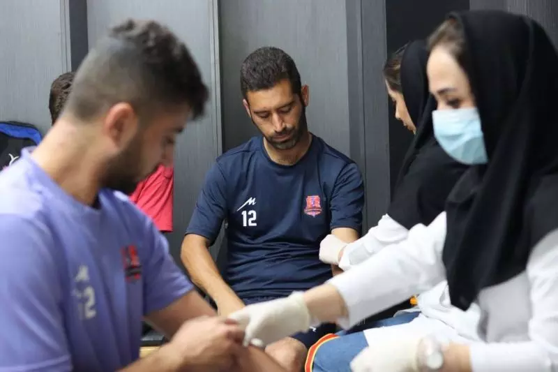 حضور اعضای تیم فوتبال نساجی در مرکز پزشکی ایفمارک