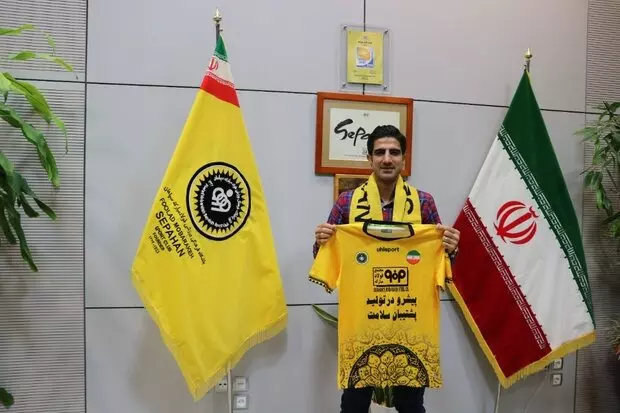 محمدرضا حسینی جدایی‌اش از سپاهان را تکذیب کرد