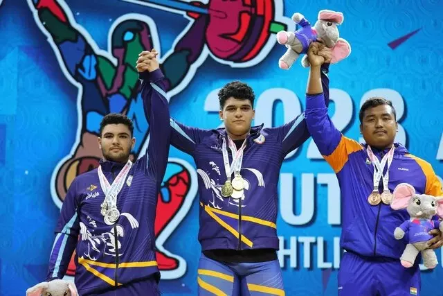 قهرمانی نوجوانان و جوانان آسیا| کسب هفت طلا و هشت نقره توسط وزنه برداران ایران