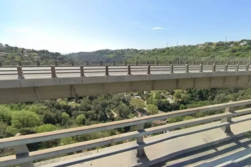 بازیکن تیم فرانسوی در آستانه خودکشی با رفتن روی یک پل