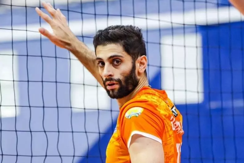 عبادی‌پور: پژو دارم اما در ایران خیلی کم ماشین می‌رانم/ سردار در والیبال هم خیلی خوب بازی می‌کند